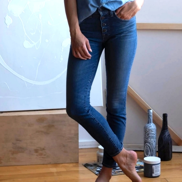 Lucky Brand "Bridgette Skinny" high-rise medium wash jeans, size 28. - Picture 2 of 11